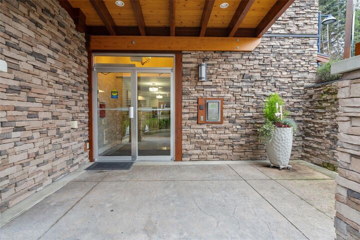 Property Photo:  6591 Lincroft Rd #202  BC V9Z 1M2 