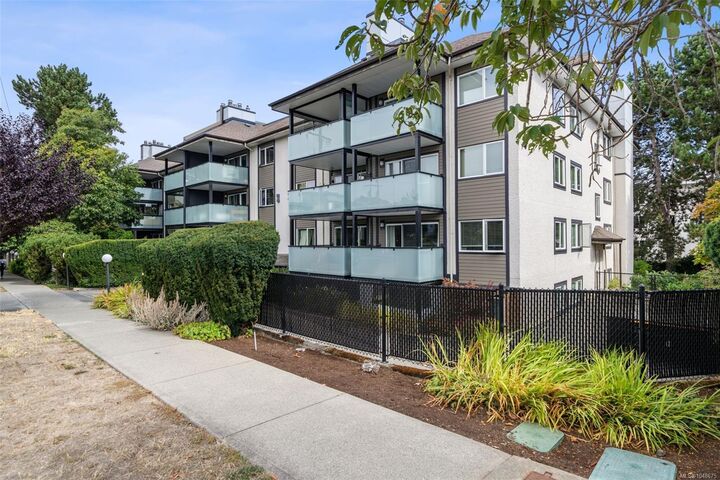 Property Photo:  1619 Morrison St #103  BC V8R 6R8 