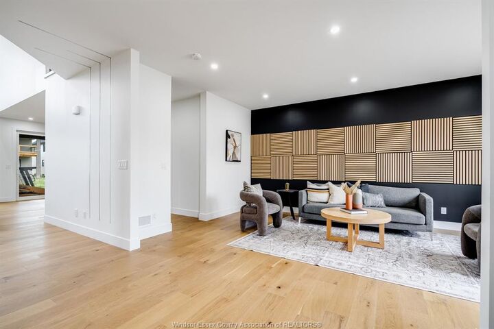 Property Photo:  225 Cowan Court  ON N9V 0G9 