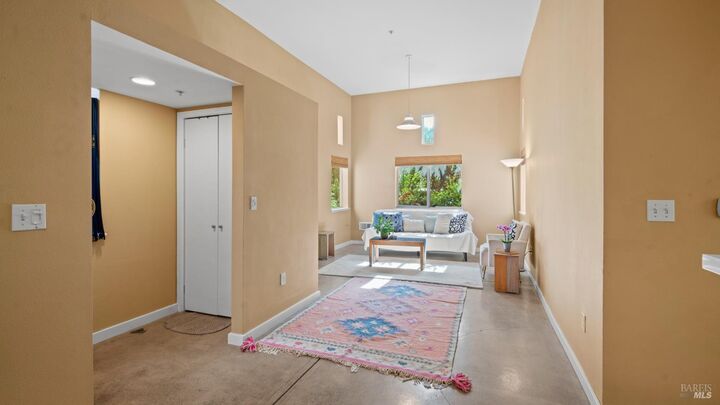 Property Photo:  1346 Yulupa Avenue B  CA 95405 
