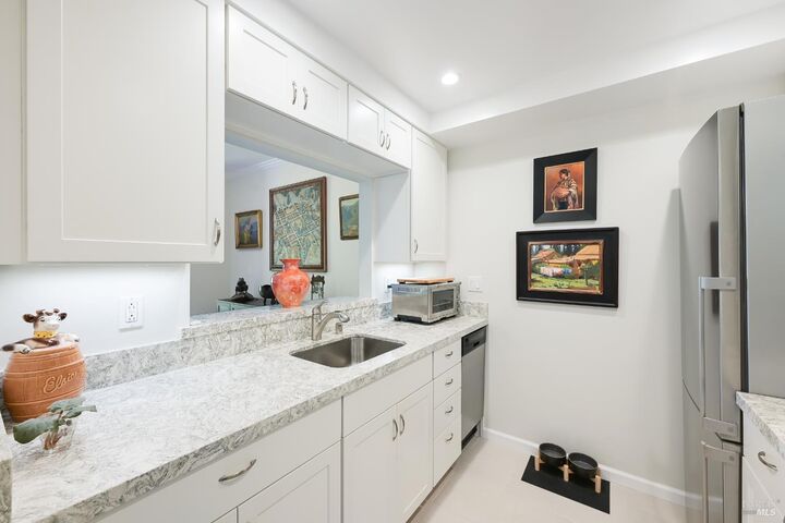 Property Photo:  300 Deer Valley Road 2P  CA 94903 