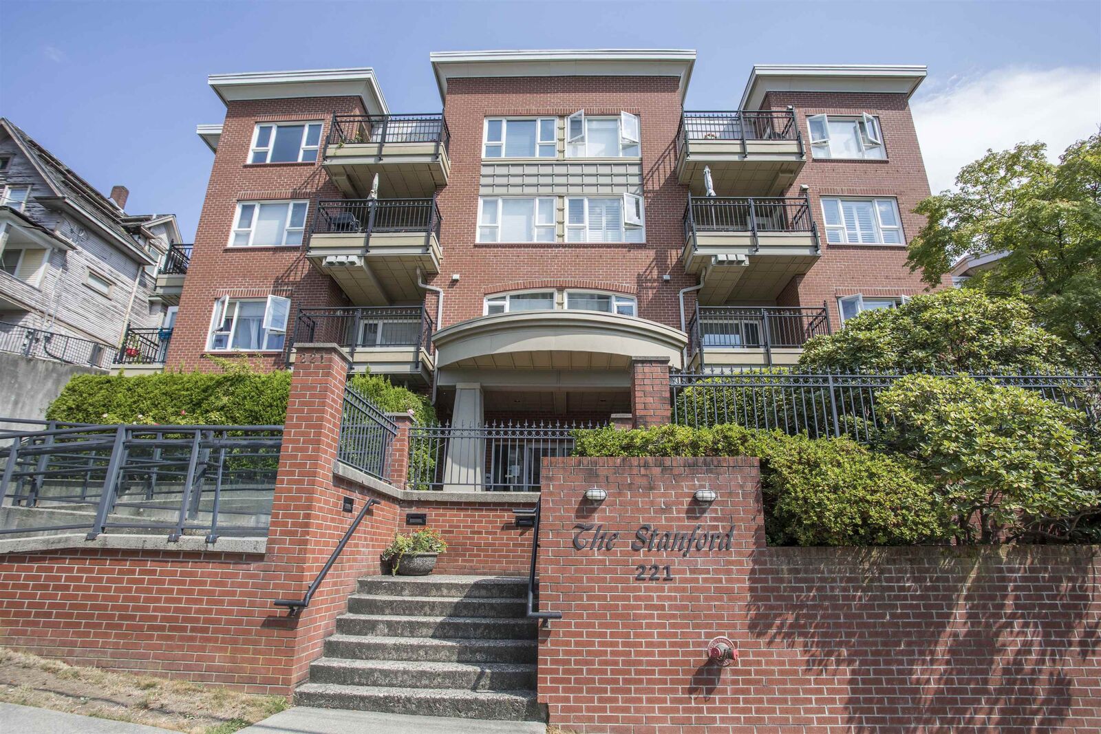 Property Photo:  221 Eleventh Street 606  BC V3M 4C8 