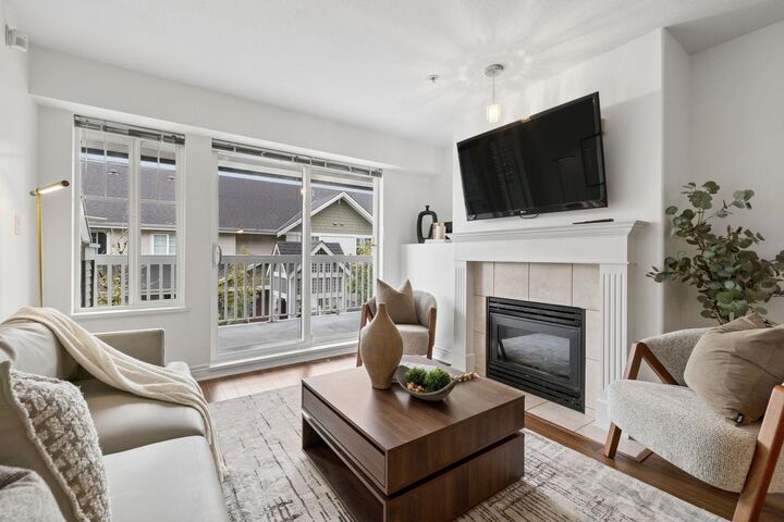 Property Photo:  230 Tenth Street 24  BC V3M 3X9 