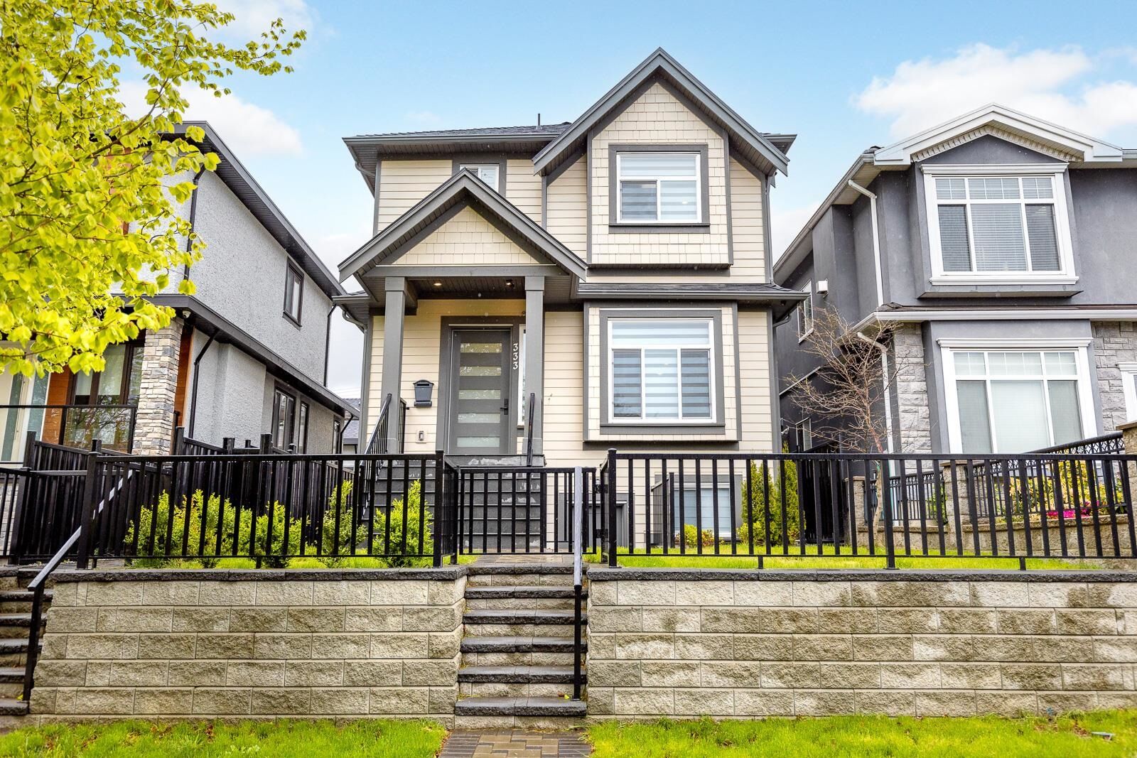 Property Photo:  333 E 64th Avenue  BC V5X 2M8 
