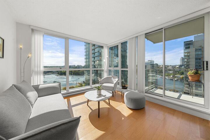 Property Photo:  1408 Strathmore Mews 2002  BC V6Z 3A9 