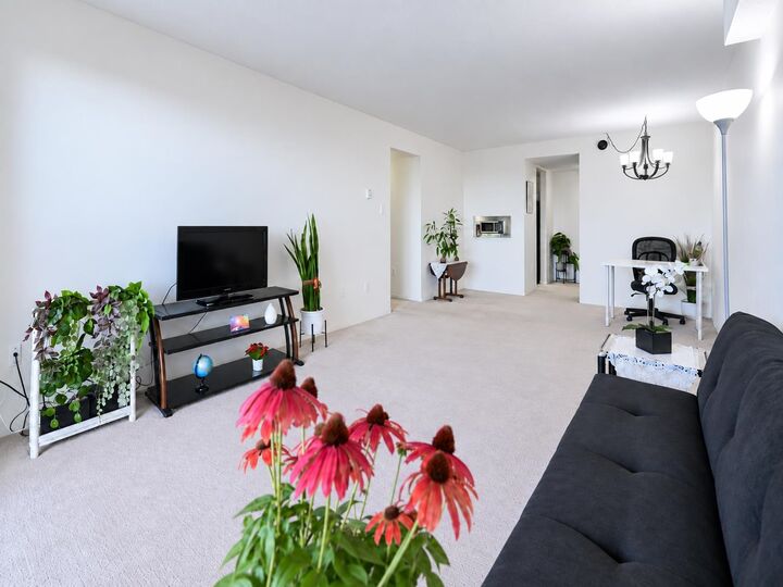 Property Photo:  6595 Willingdon Avenue 1608  BC V5H 4E5 