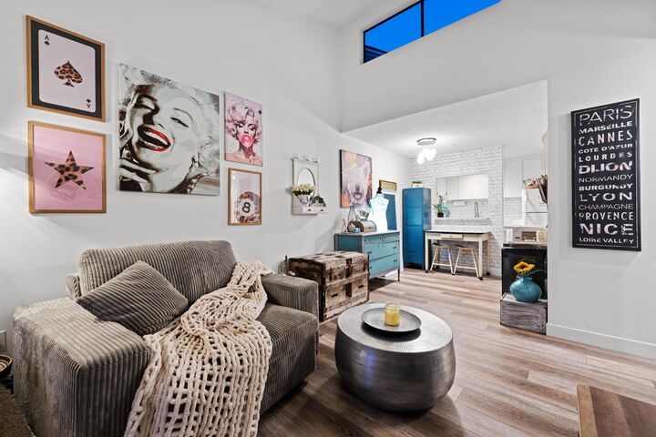 Property Photo:  2173 W 6 Avenue 401  BC V6K 1V5 