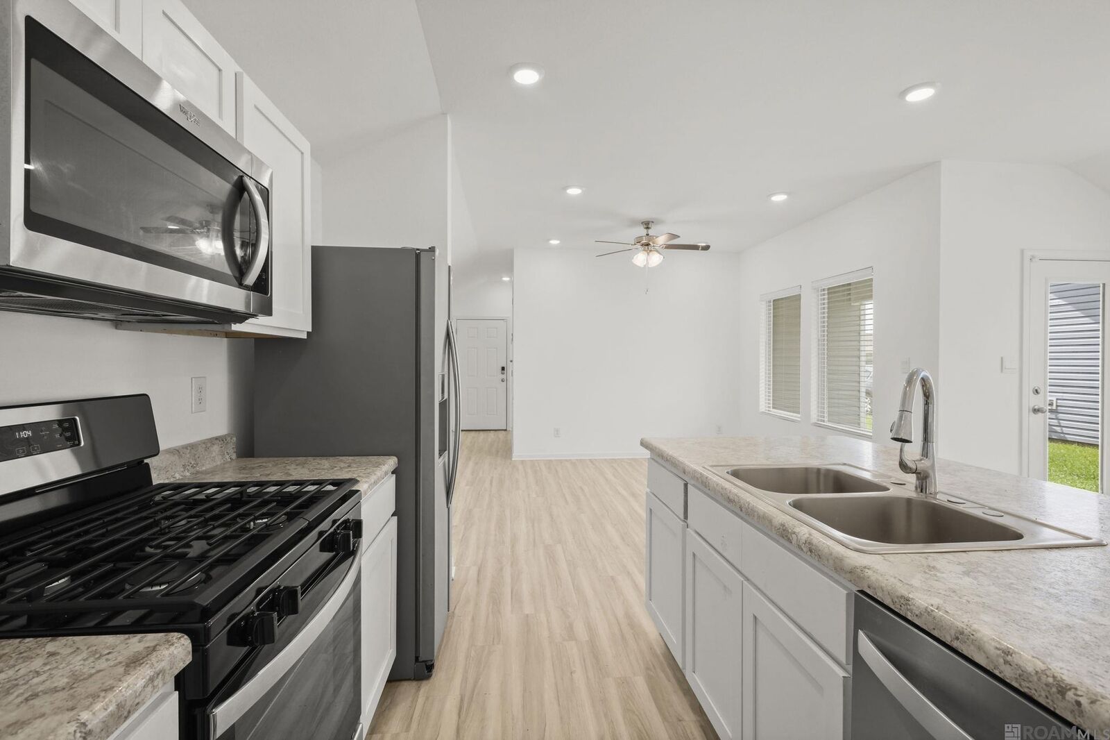 Property Photo:  1206 E Saint Charles St  LA 70737 