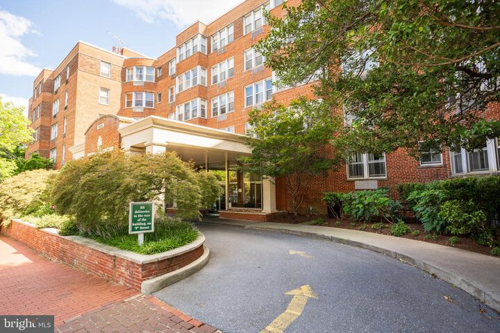 Property Photo: 2500 Q NW 506 DC 20007