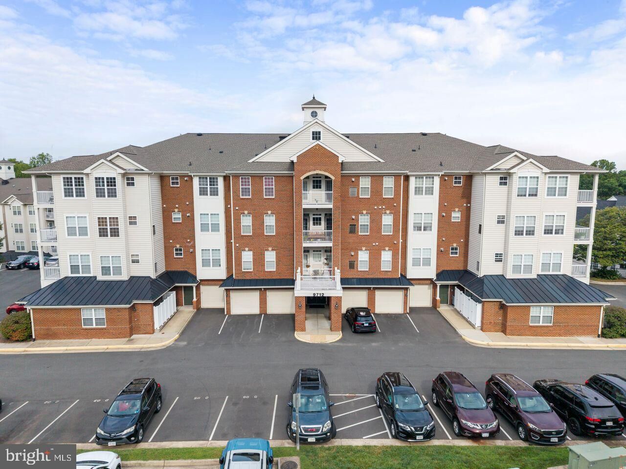 Property Photo:  9712 Handerson Place 406  VA 20111 