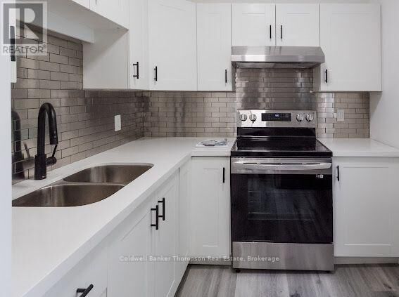 Property Photo: 5 Mary Street West 2 ON P1H 1W4