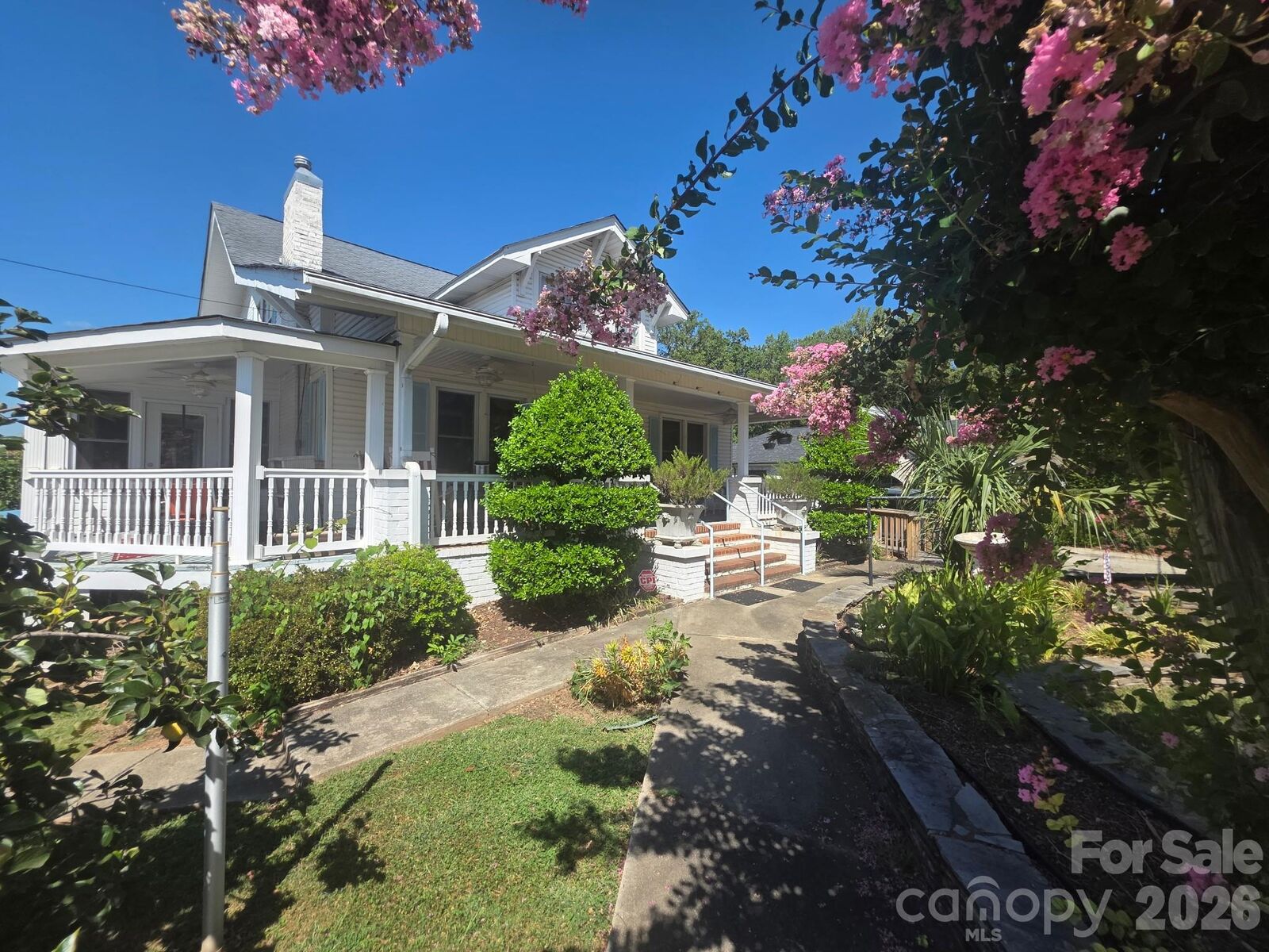 Property Photo: 113 N Central Avenue NC 28012