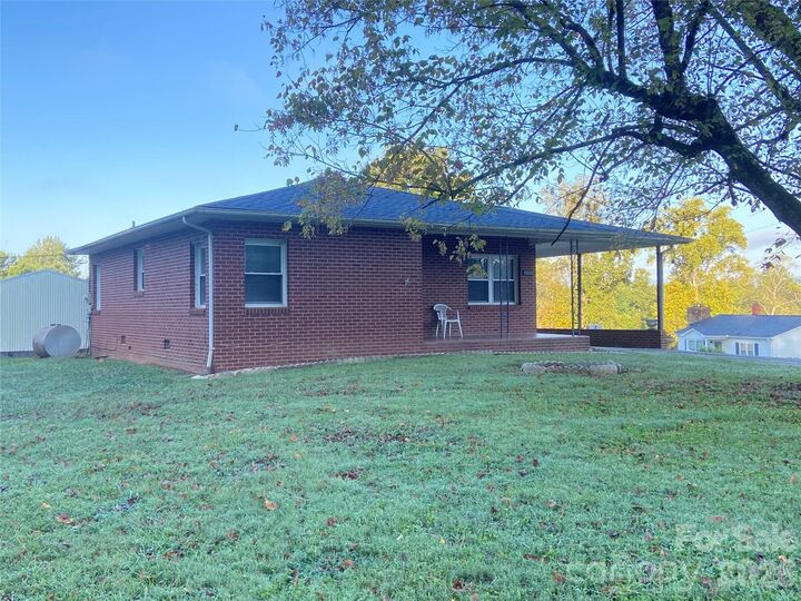 Property Photo:  2991 Perkins Avenue  NC 28655 