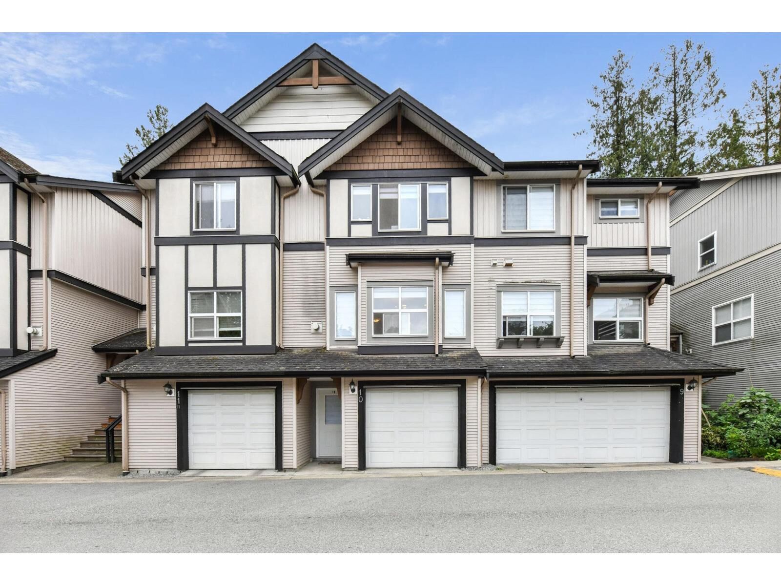 Photo de la propriété:  6366 126 Street 10  BC V3X 1T9 