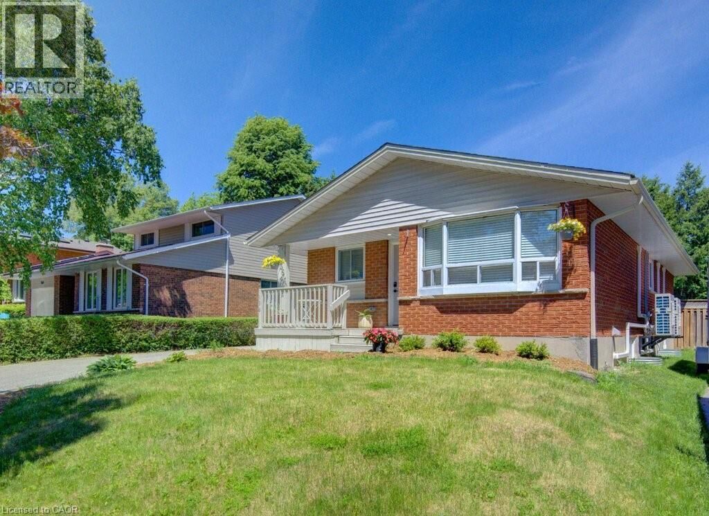 Property Photo:  136 Dunsmere Drive  ON N2E 1V7 