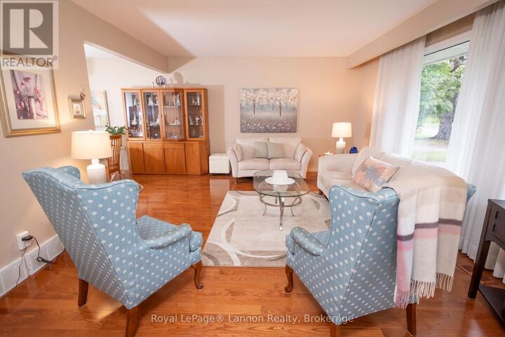 Property Photo:  404 Riverview Drive  ON P7C 1R6 