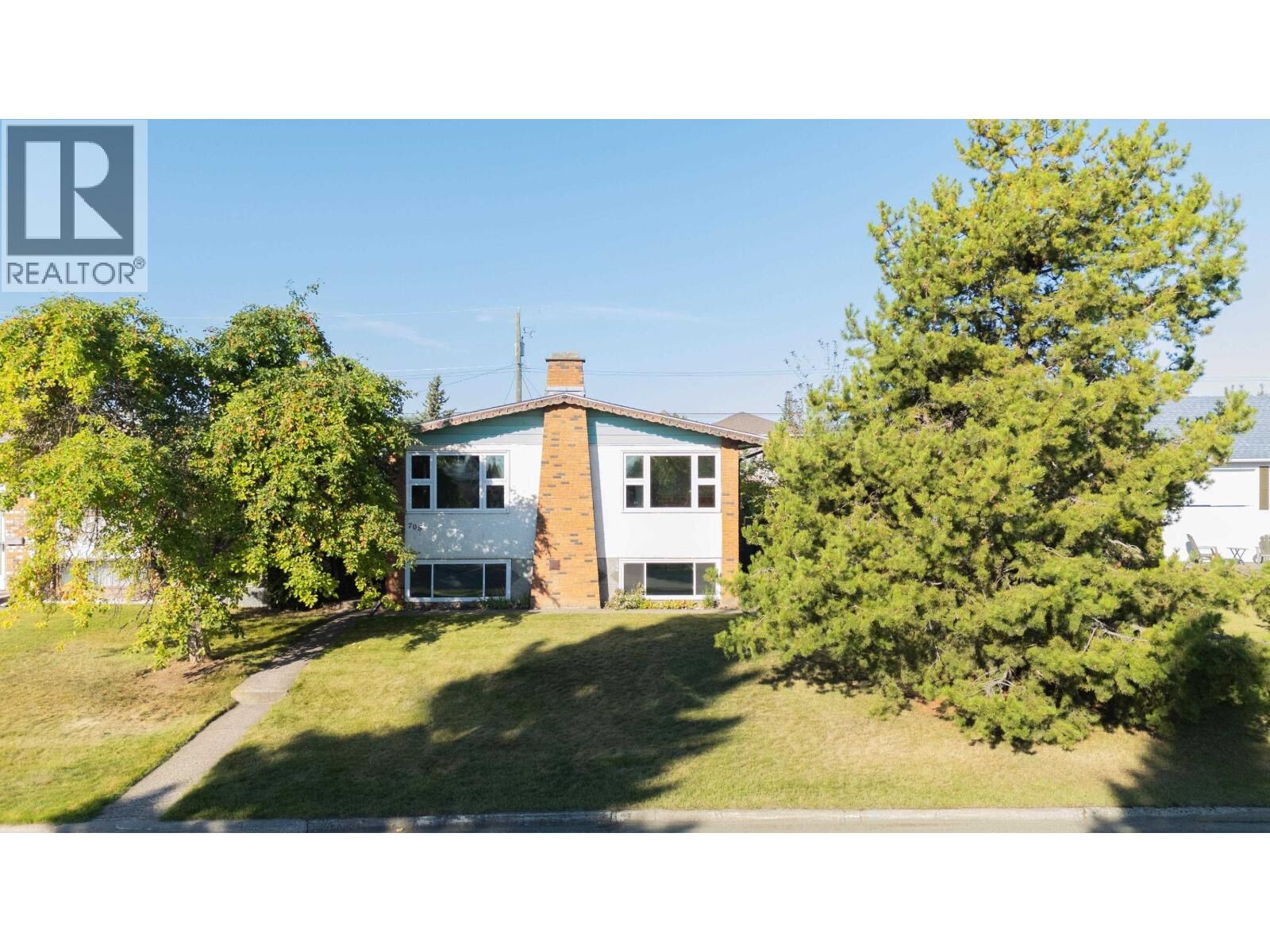 Property Photo:  705 Irwin Street  BC V2M 2X6 