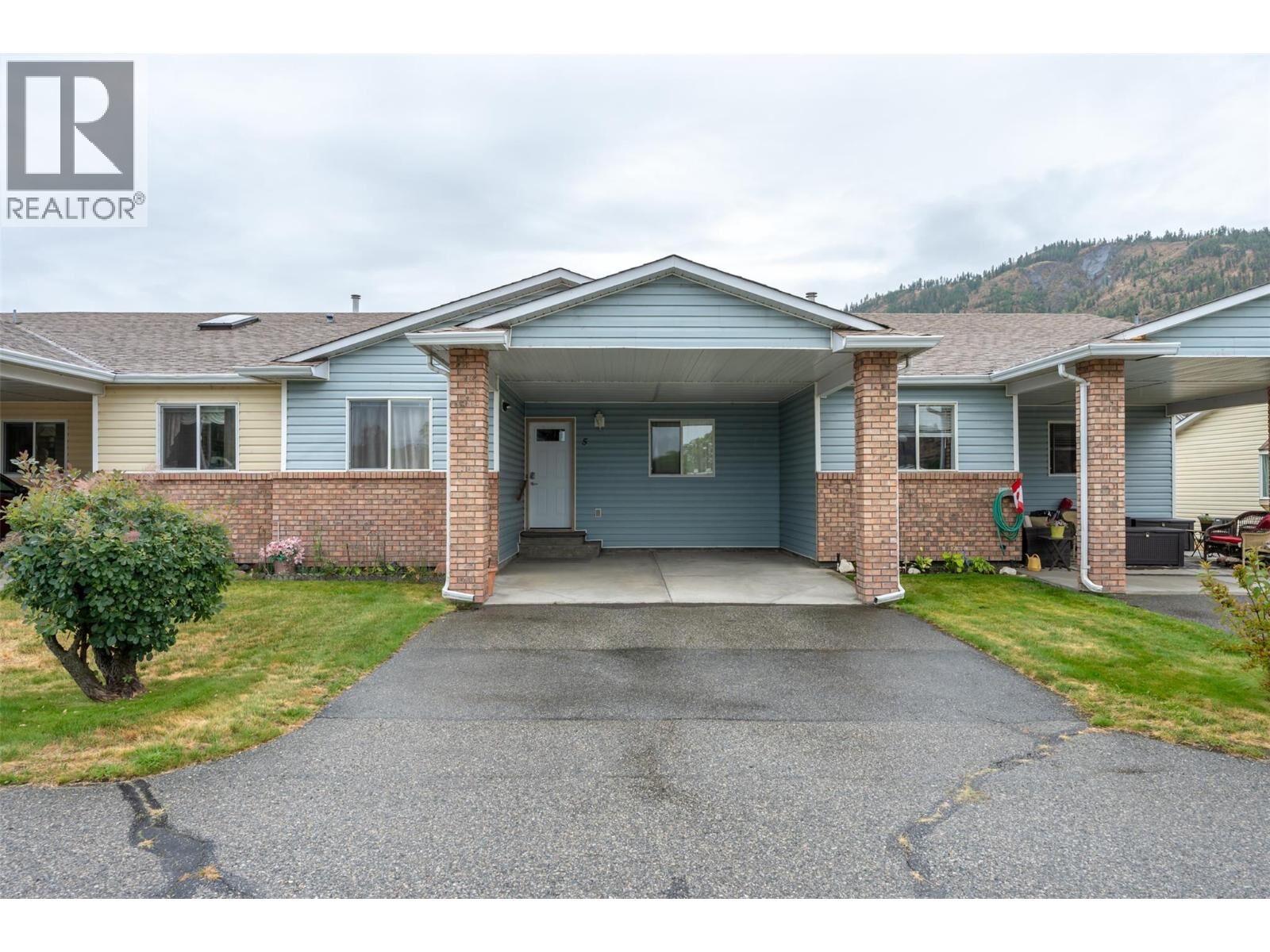 Property Photo:  980 Cedar Street 5  BC V0H 1R4 