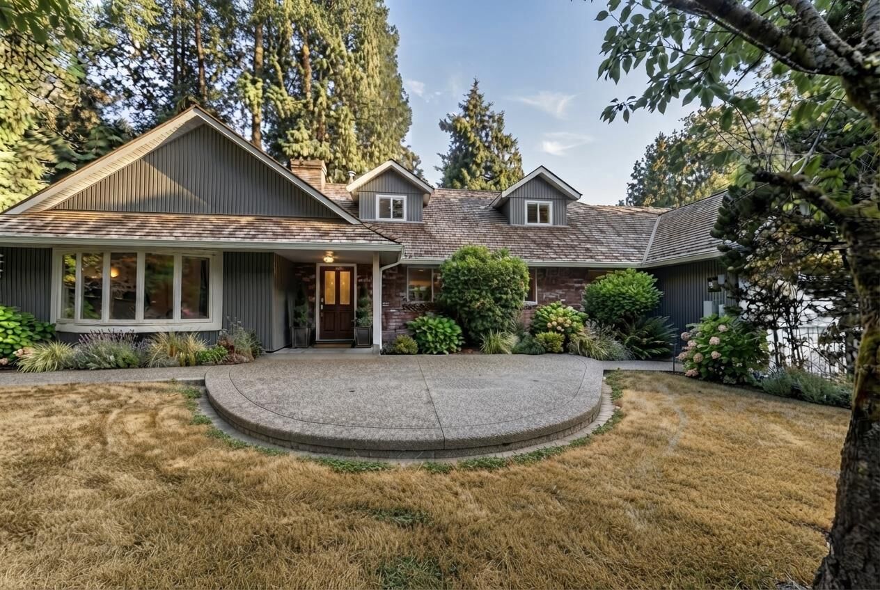 Property Photo: 13768 32 Avenue BC V4P 2B8