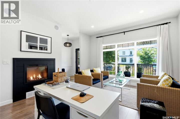 Property Photo:  1039 4th Street E  SK S7K 1K6 
