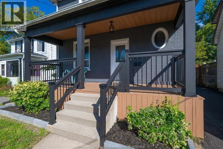 Property Photo:  48 Brock Street East  ON L1G 1P9 