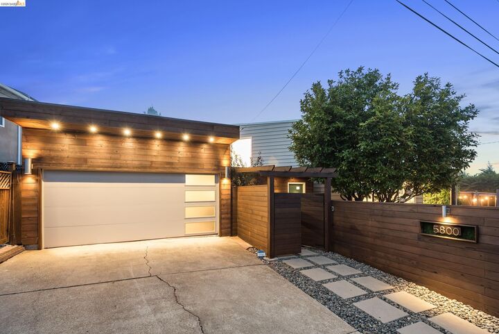 Property Photo: 5800 Saint Paul Ct CA 94618