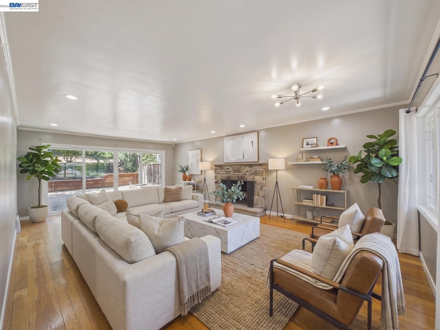 Property Photo:  4015 Rusting Ave  CA 94605 