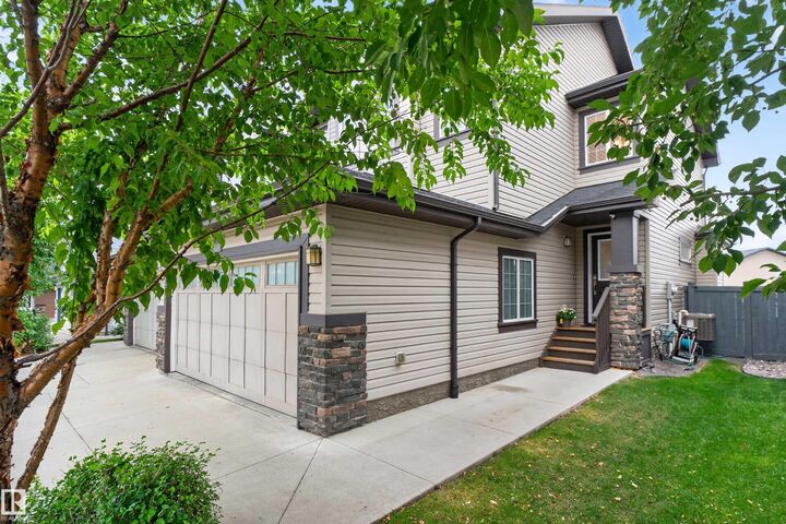 Property Photo:  5130 Godson Close NW  AB T5T 4P7 