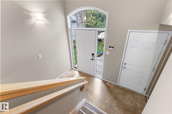Property Photo:  2060 Brennan Crescent NW  AB T5T 6S4 