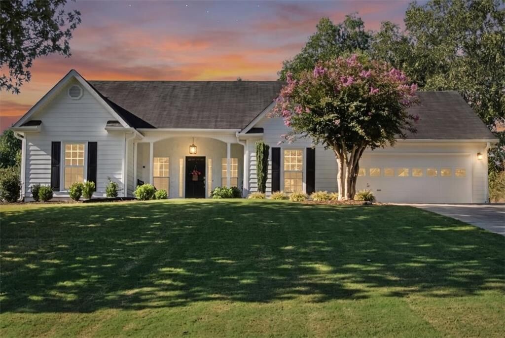 Property Photo: 5230 Jonathans Way GA 30040