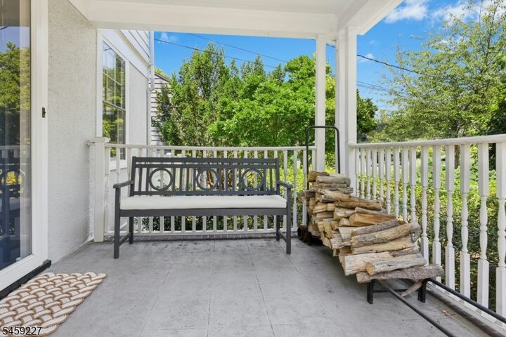 Property Photo:  912 Rahway Ave  NJ 07090 