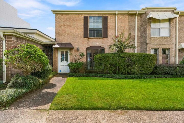 Property Photo: 1305 Town Circle 4 TX 77520