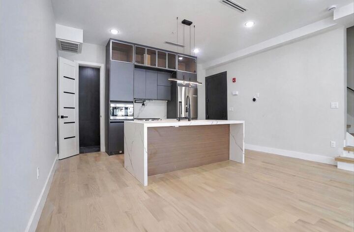Property Photo:  133 North St 2  NJ 07307 