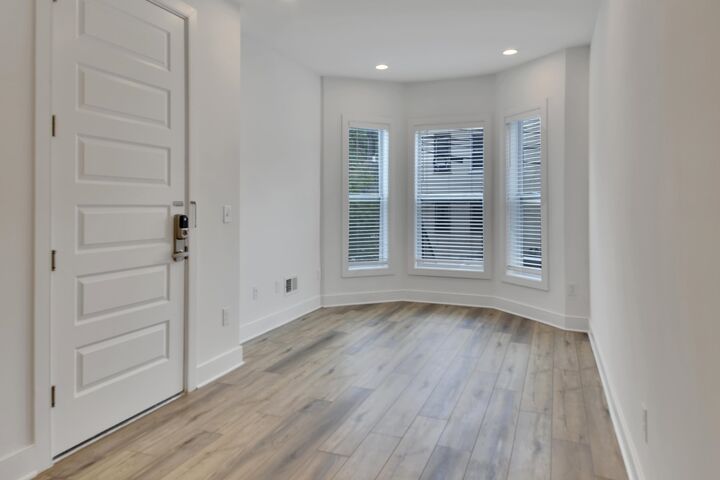 Property Photo:  82 Ferry St 1  NJ 07307 