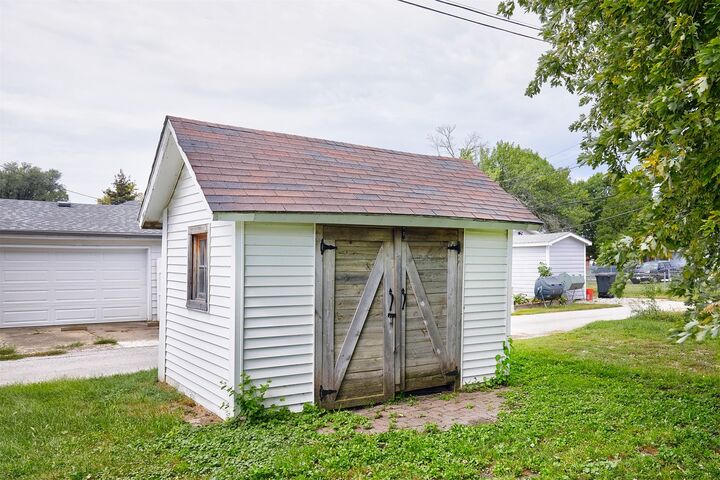 Property Photo: 504 SW Walnut Street IA 50023
