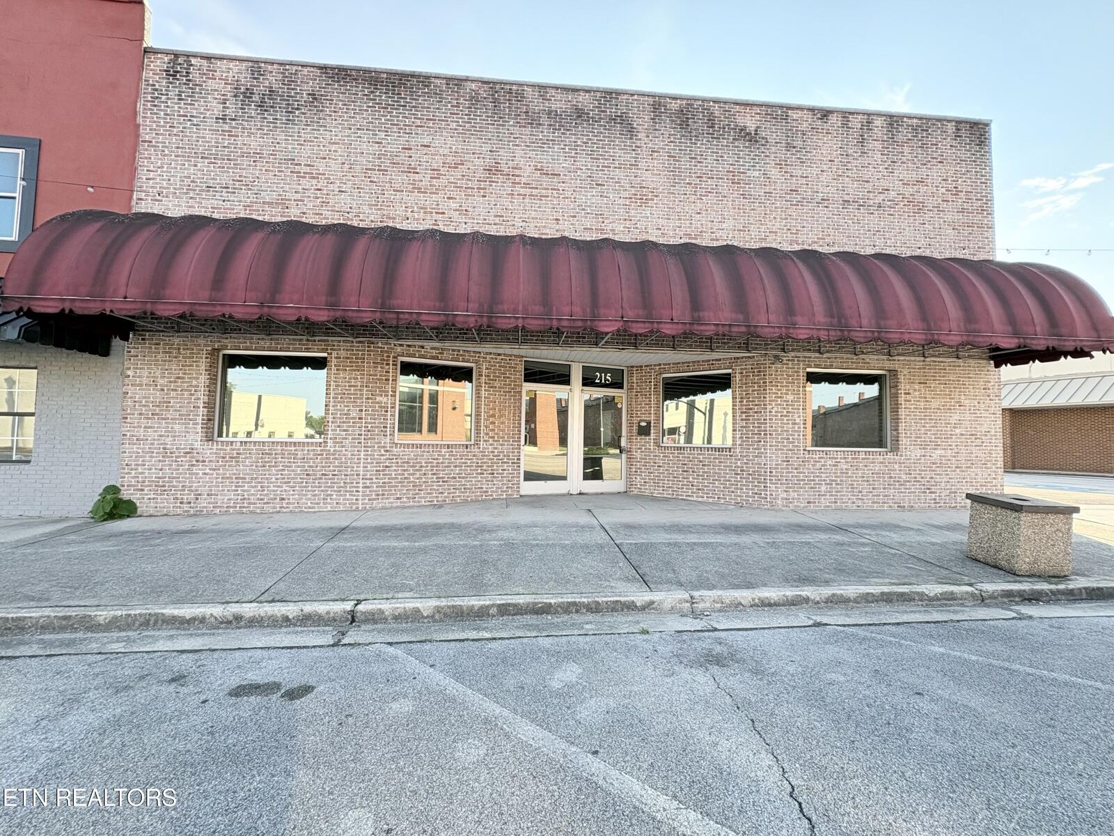 Property Photo: 215 W Rockwood St TN 37854