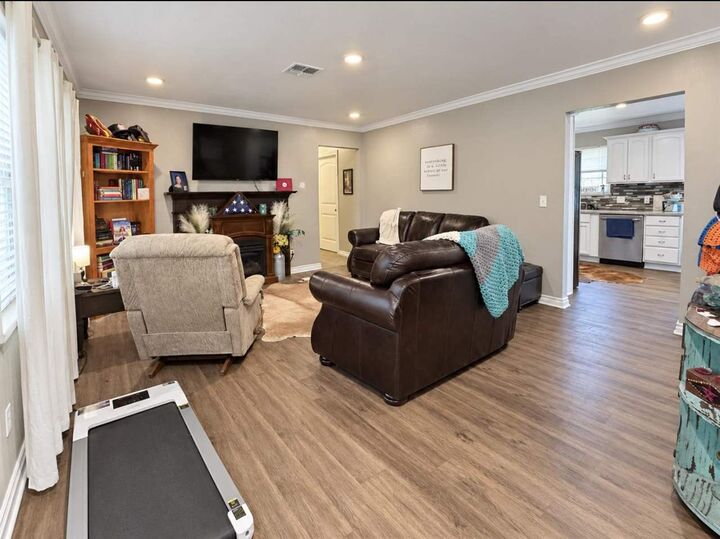 Property Photo: 312 E Cole Ave OK 73541