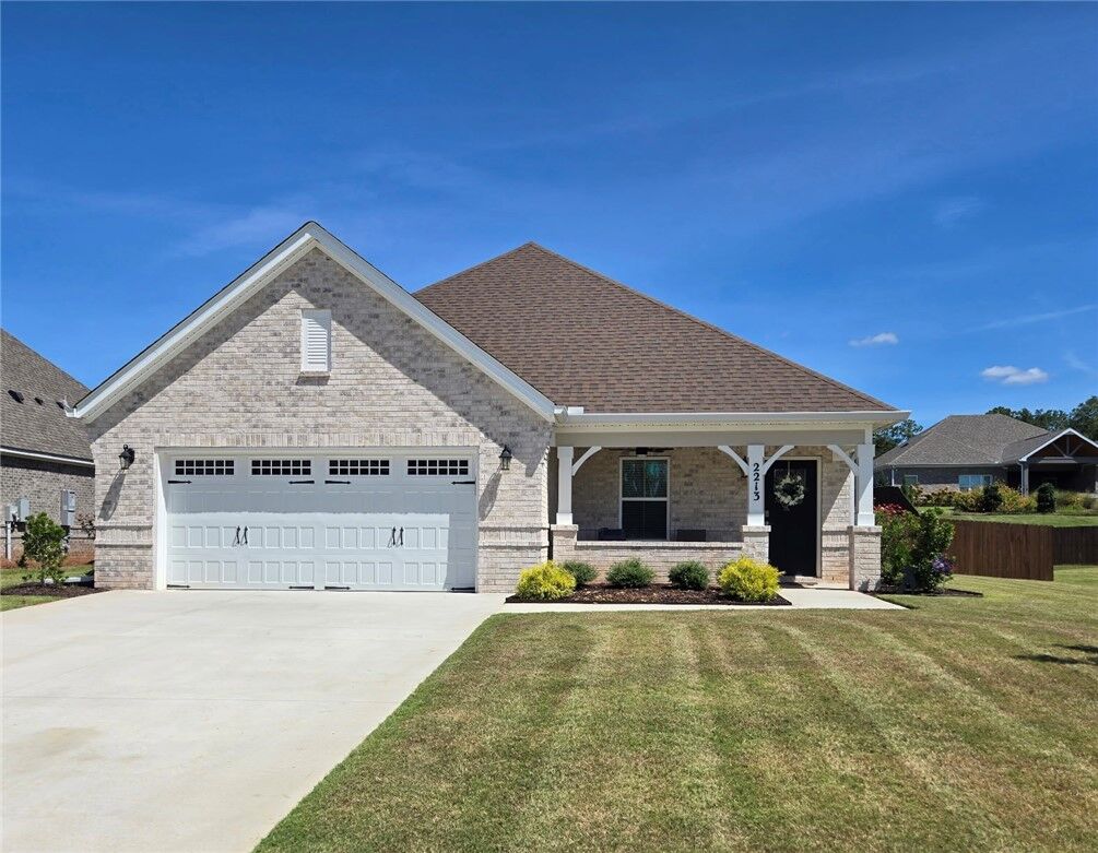 Property Photo:  2213 Beckwith Lane  AL 36801 