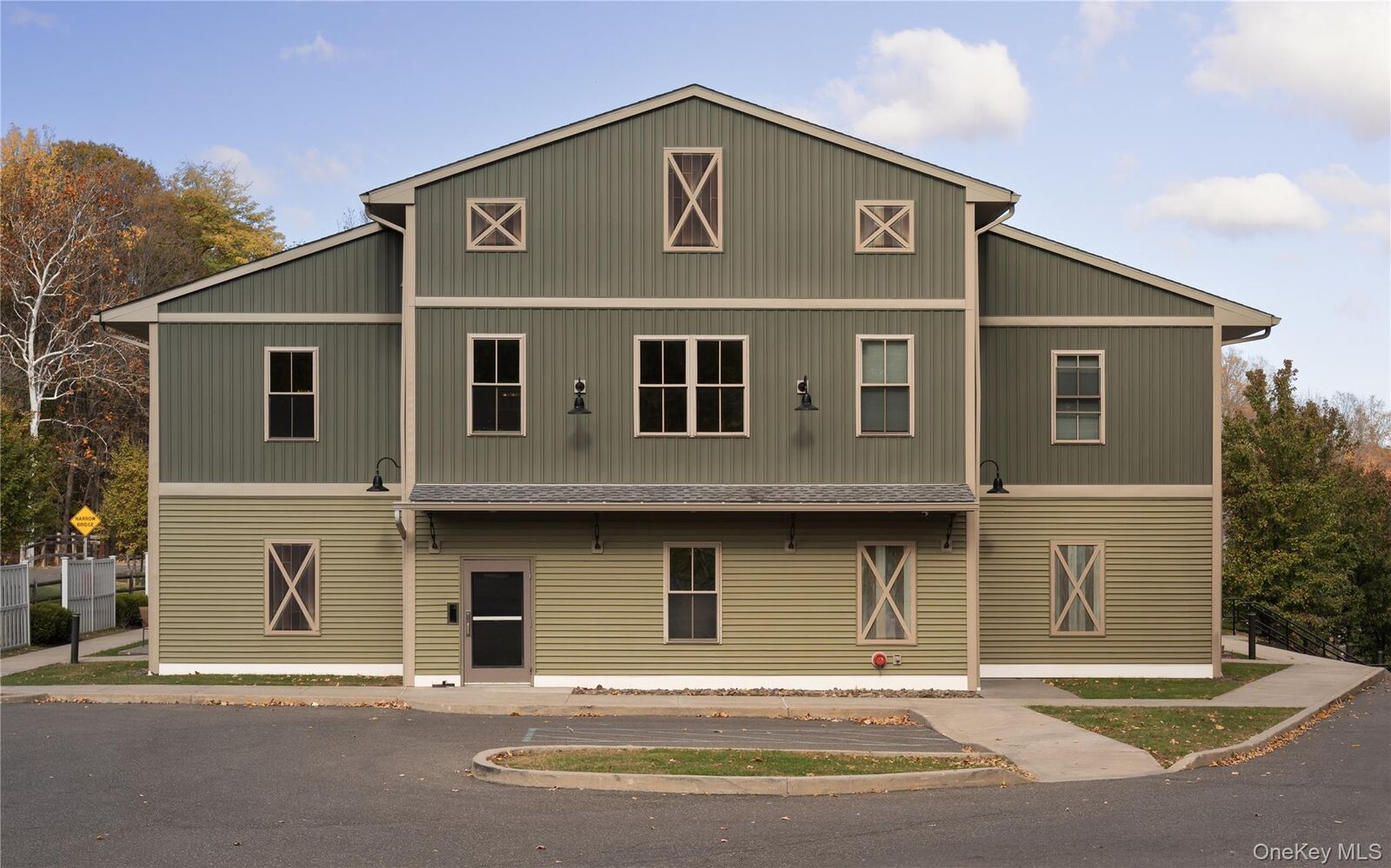 Property Photo:  128 Vineyard Avenue 204  NY 12528 