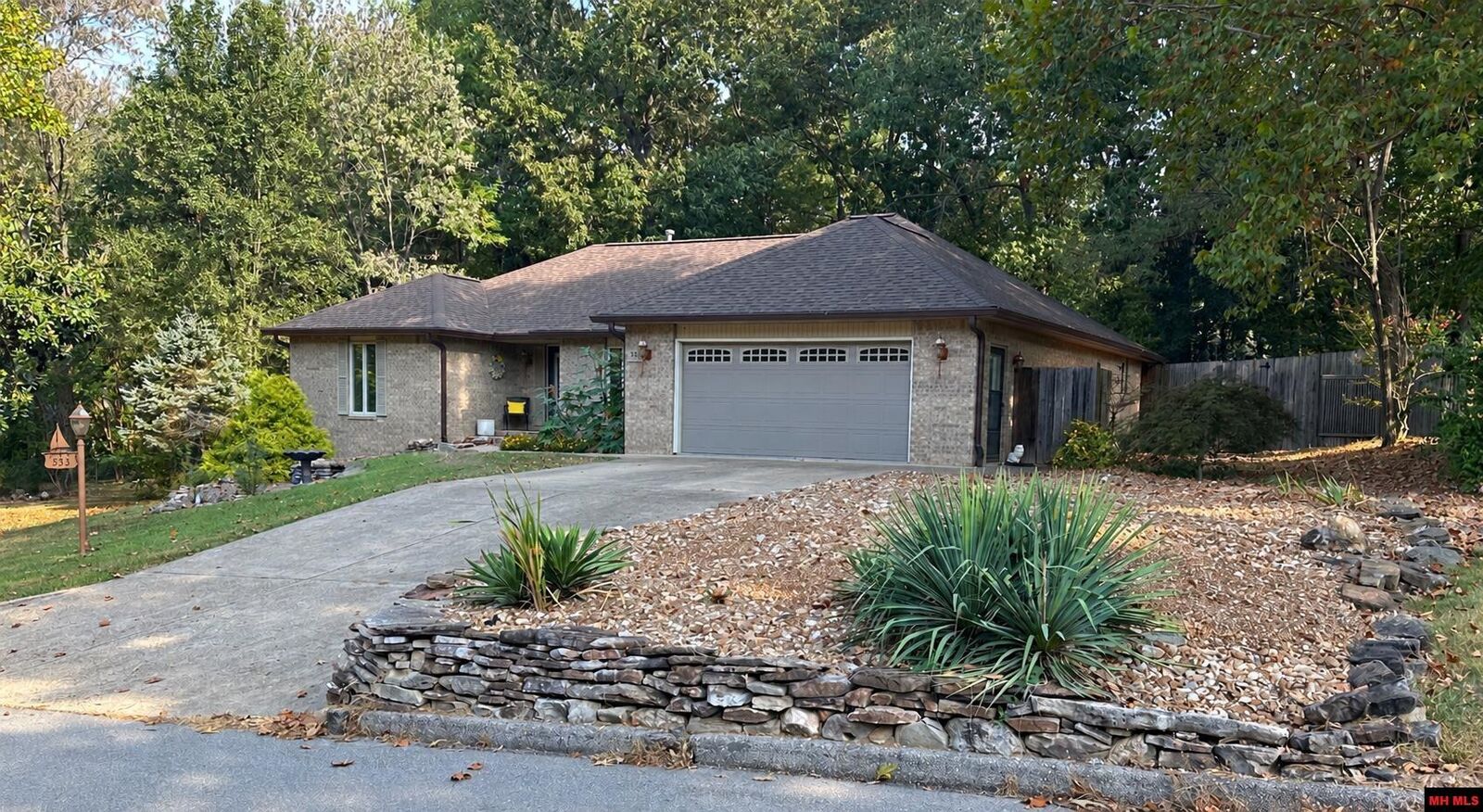 Property Photo:  553 Northpointe Drive  AR 72653 