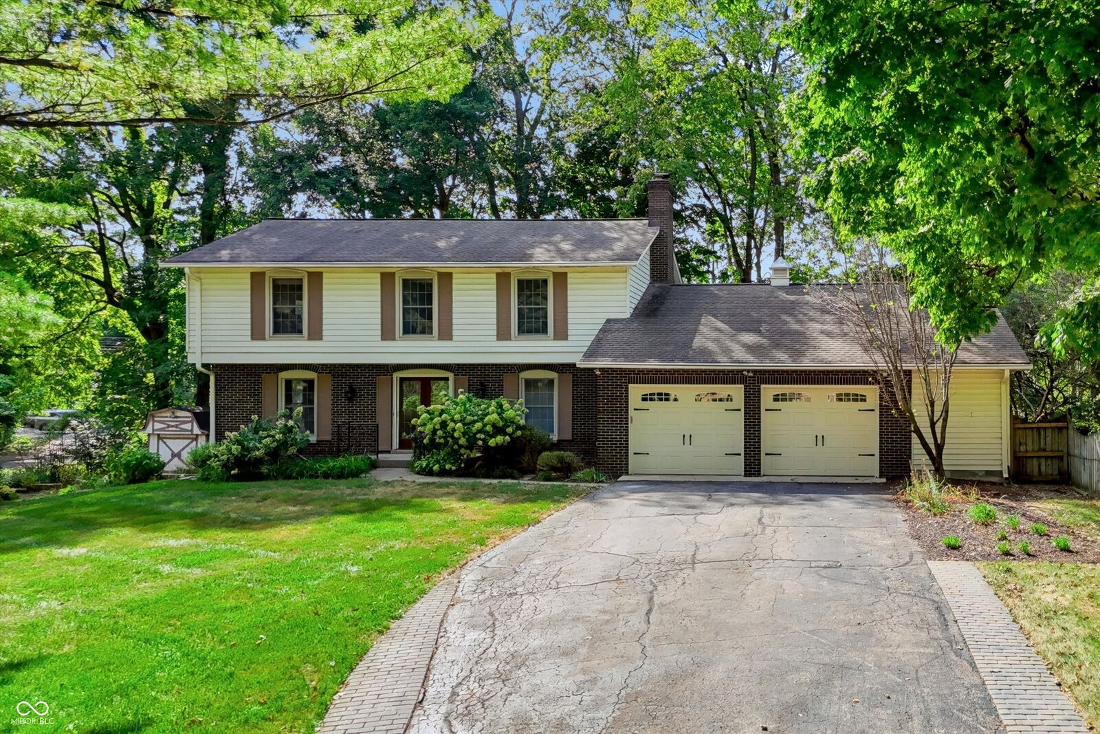 Property Photo:  710 Forest Boulevard  IN 46240 