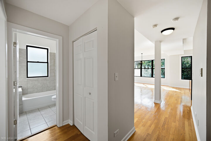 Property Photo:  5219 S Drexel Avenue 3W  IL 60615 