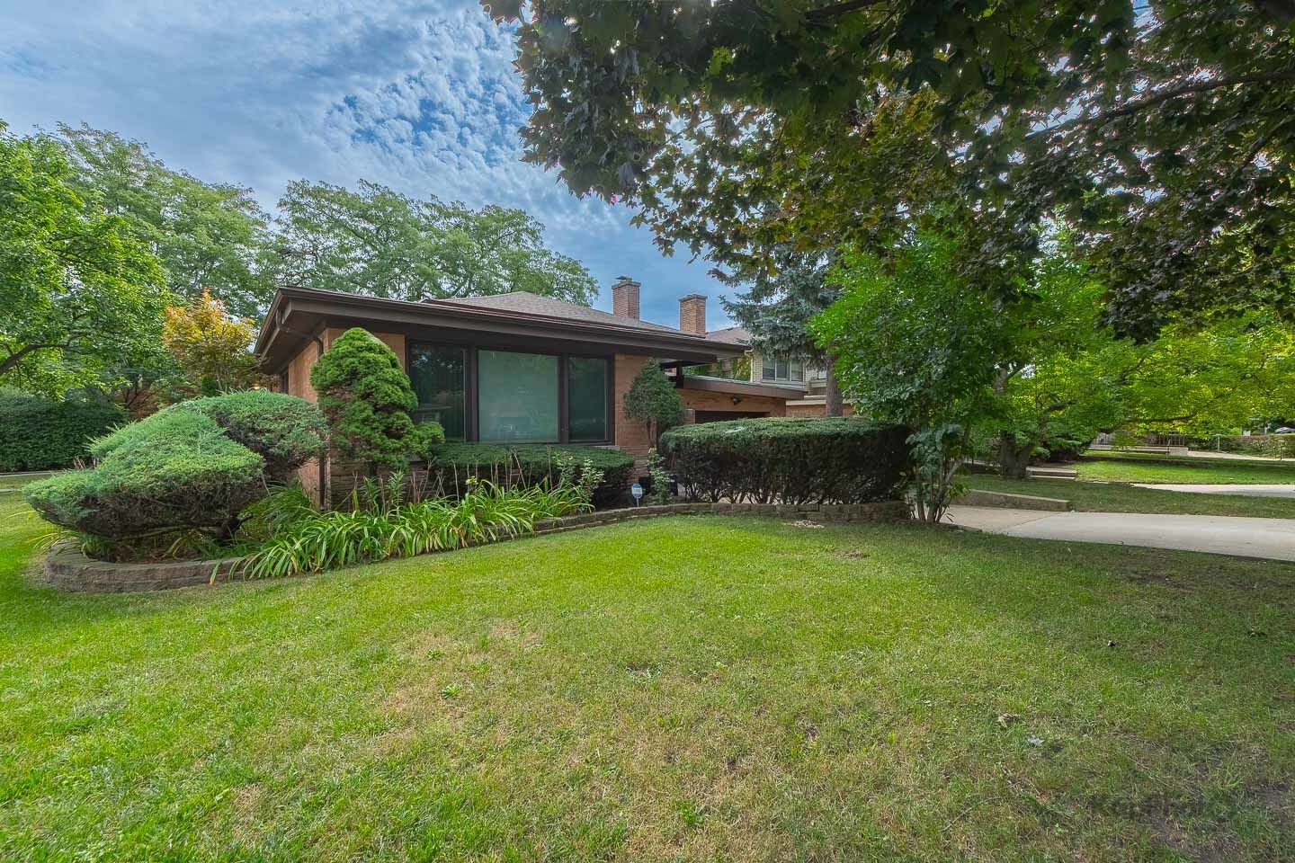Property Photo: 6557 N Christiana Avenue IL 60712