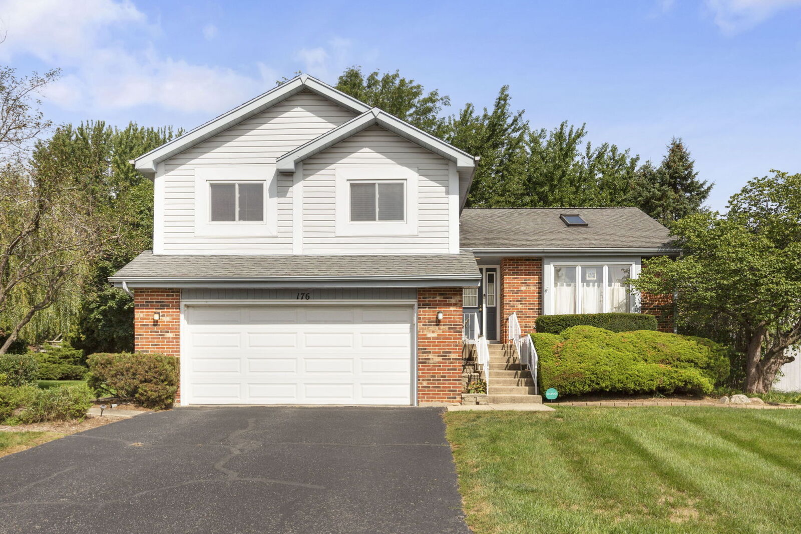 Property Photo:  176 Denberry Court  IL 60047 