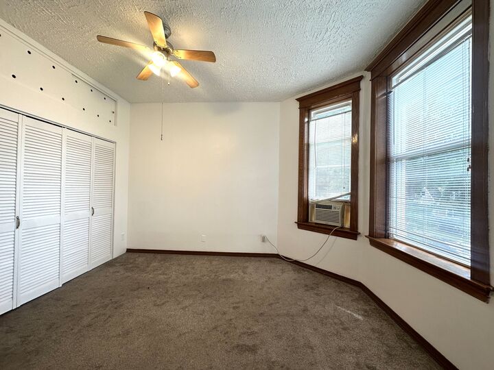 Property Photo: 4543 N Keystone Avenue 3 IL 60630