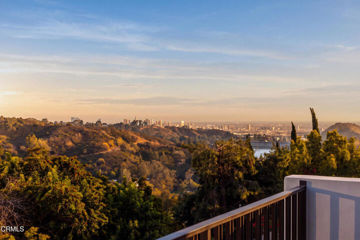 Property Photo:  3499 Wonder View Drive  CA 90068 