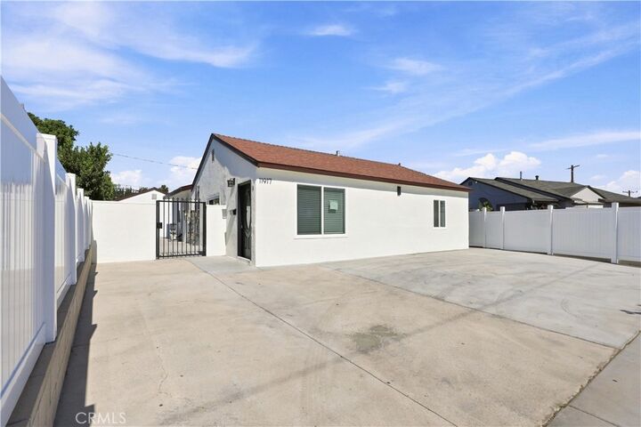 Property Photo:  11917 Burton Street  CA 91605 