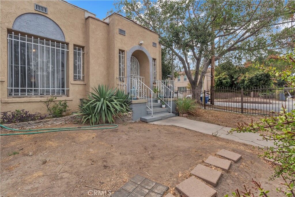 Property Photo:  4115 Council Street  CA 90004 