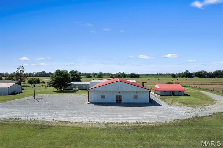 Property Photo: 2128 W 416th Road MO 63845