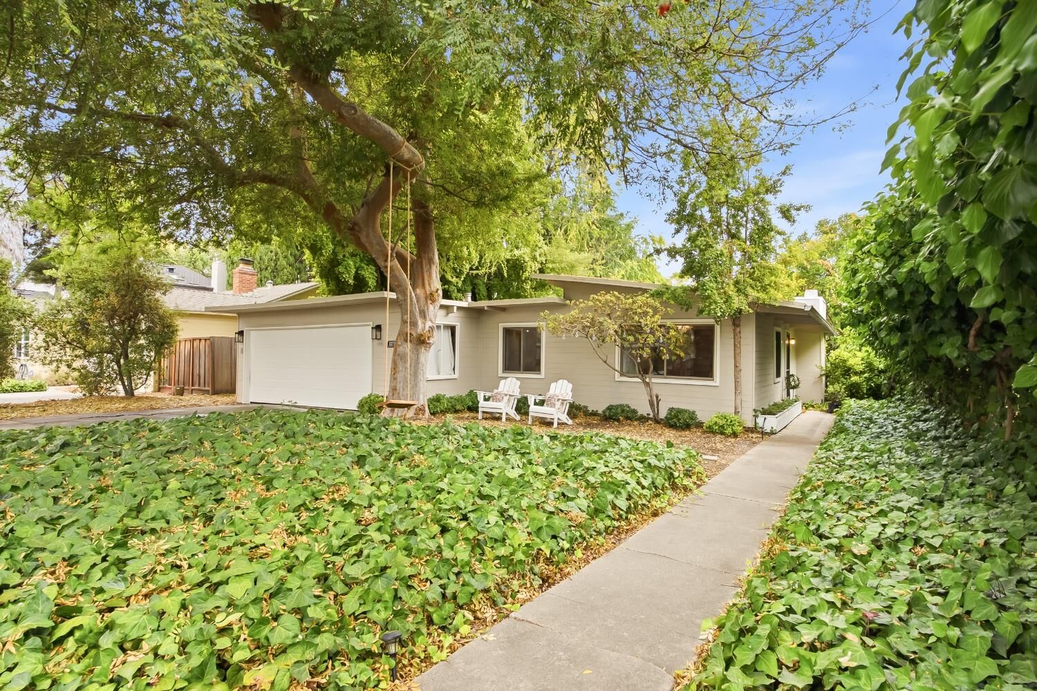 Property Photo: 3377 Waverley Street CA 94306